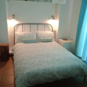 https://lake-room-iznajar.es-andalucia.com