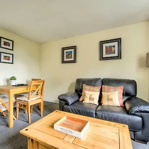 apt-charming-1-bed-with-castle-view.edinburghhotelsuk.org/