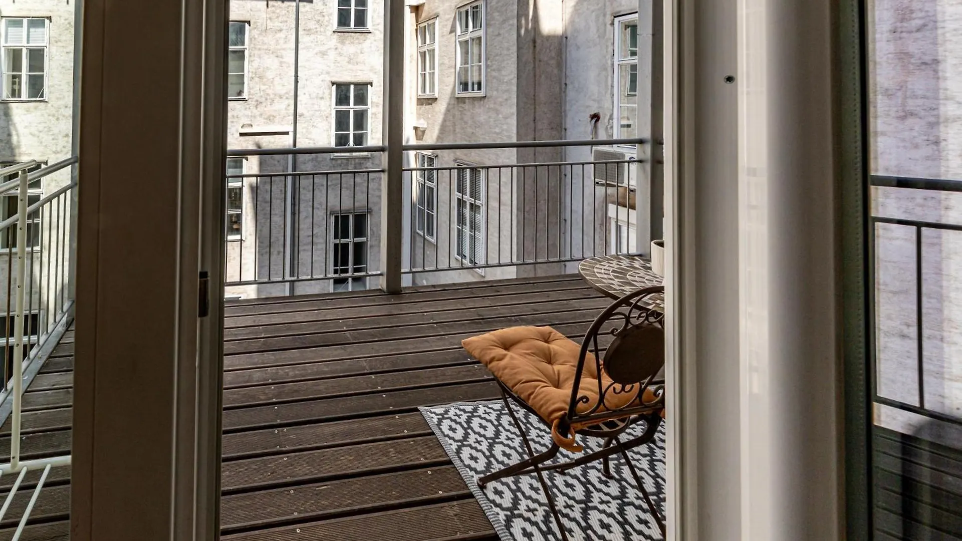Vienna Apartment 1010
