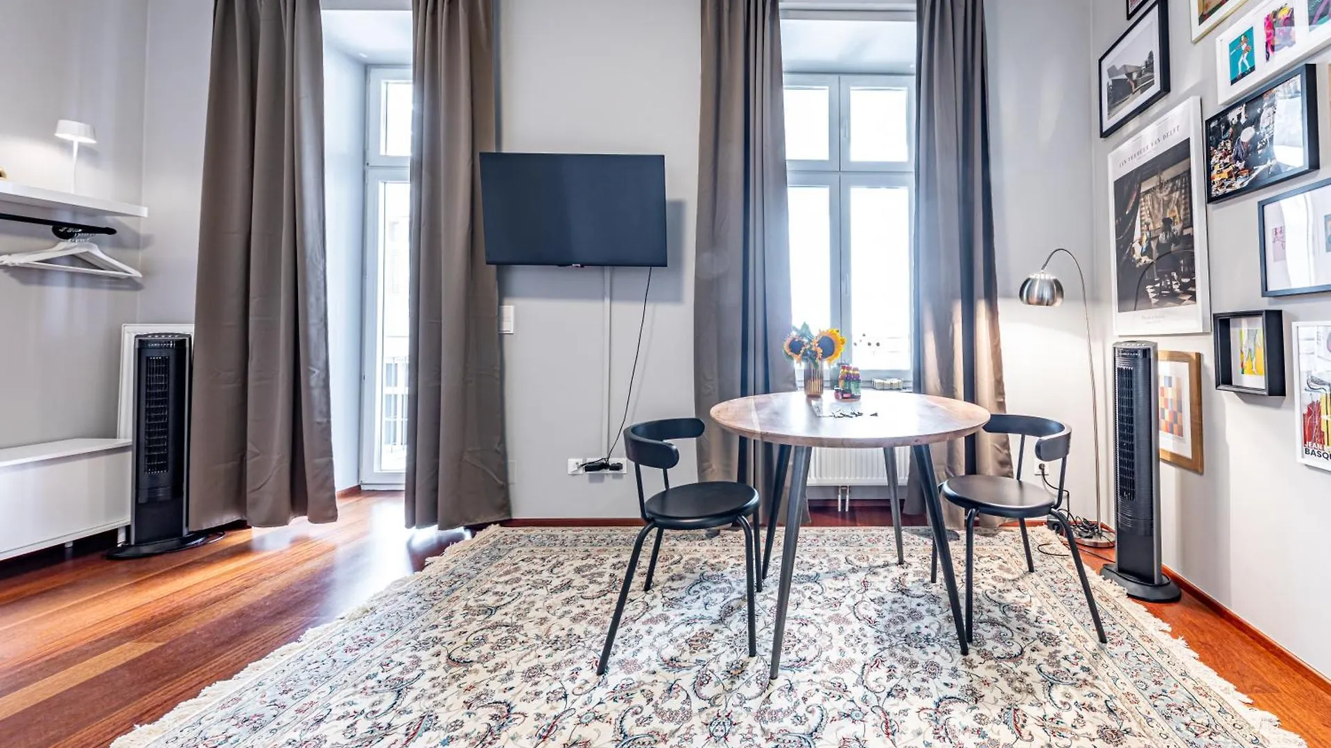 Vienna Apartment 1010