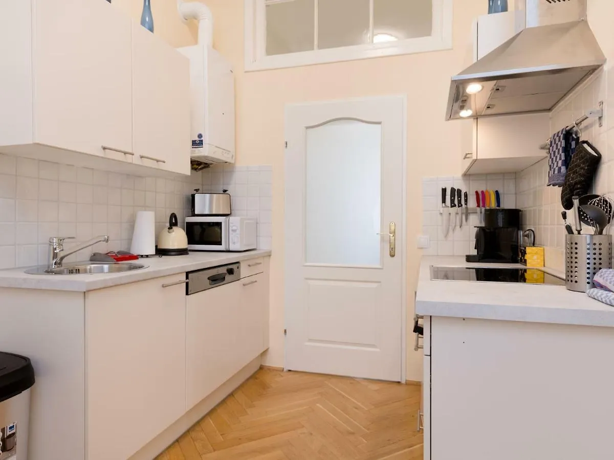 Vienna Apartment 1010